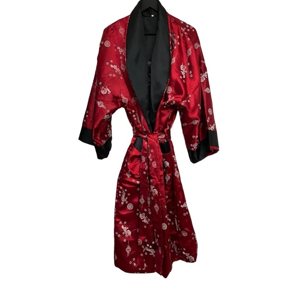 Vintage Black and Red Dragon Embroidered Robe - Picture 3 of 15